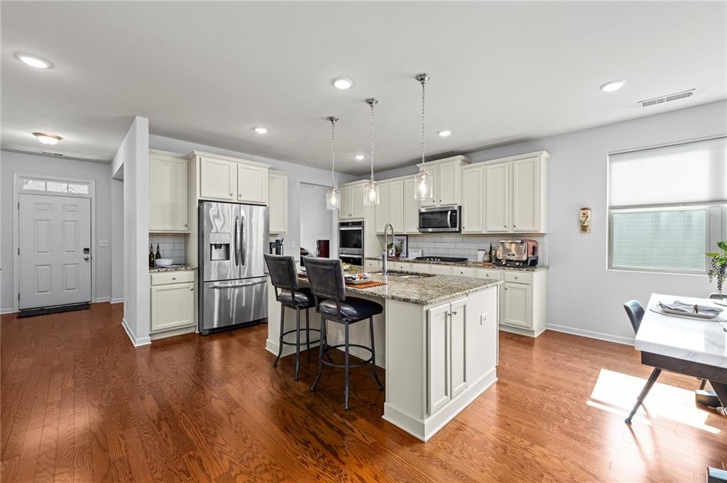 121 Rolling Hills Place