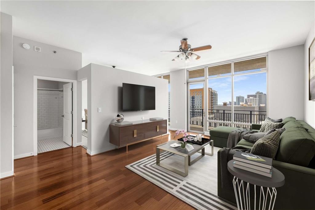 565 Peachtree Street NE 1206