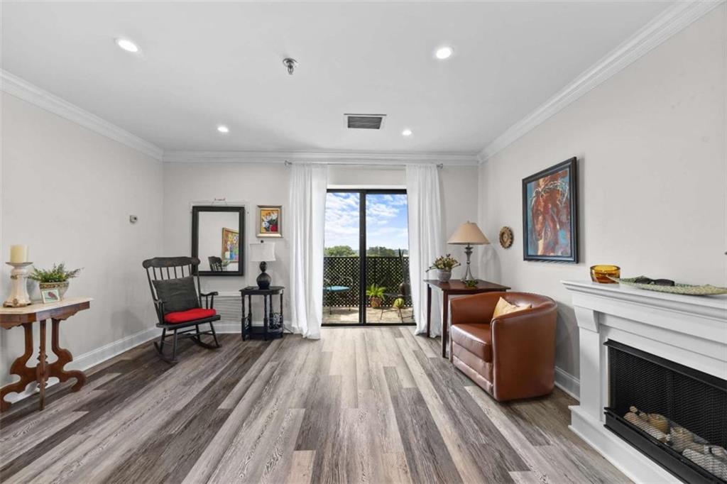 300 Johnson Ferry Road B812