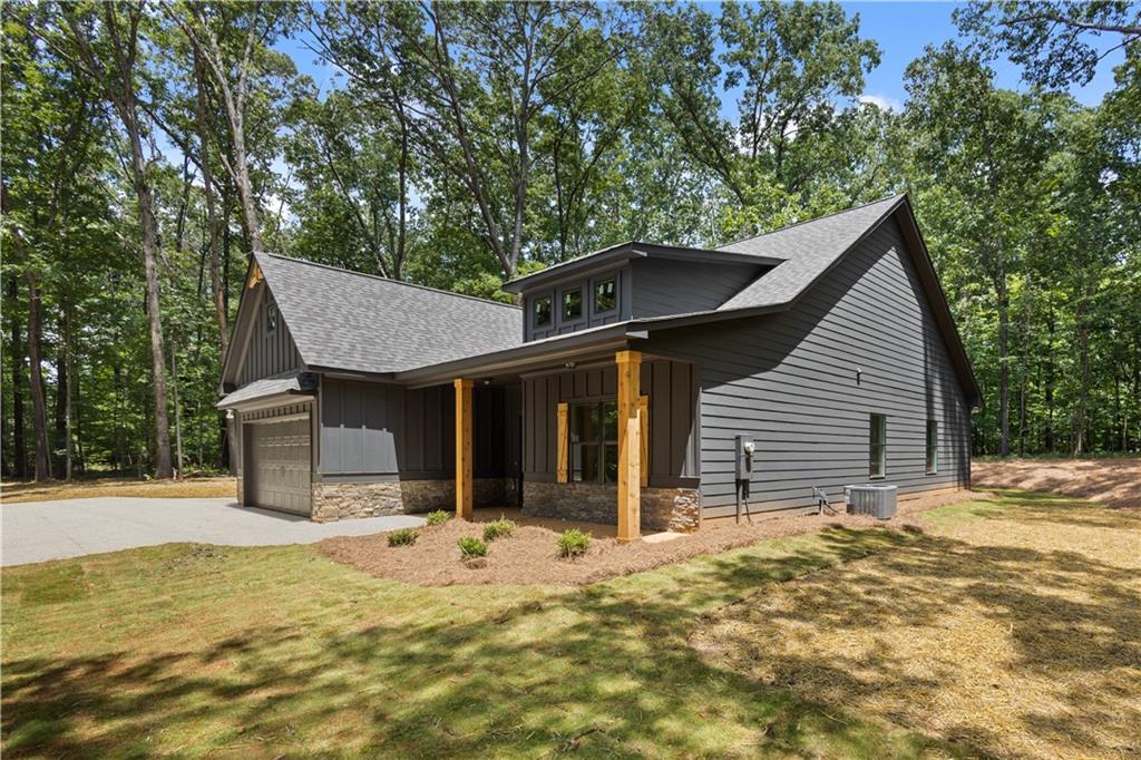 1687 Harmony Road