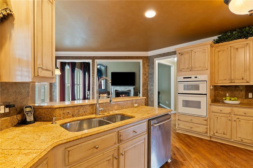 615 Lovinggood Trail, Woodstock, Georgia image 24