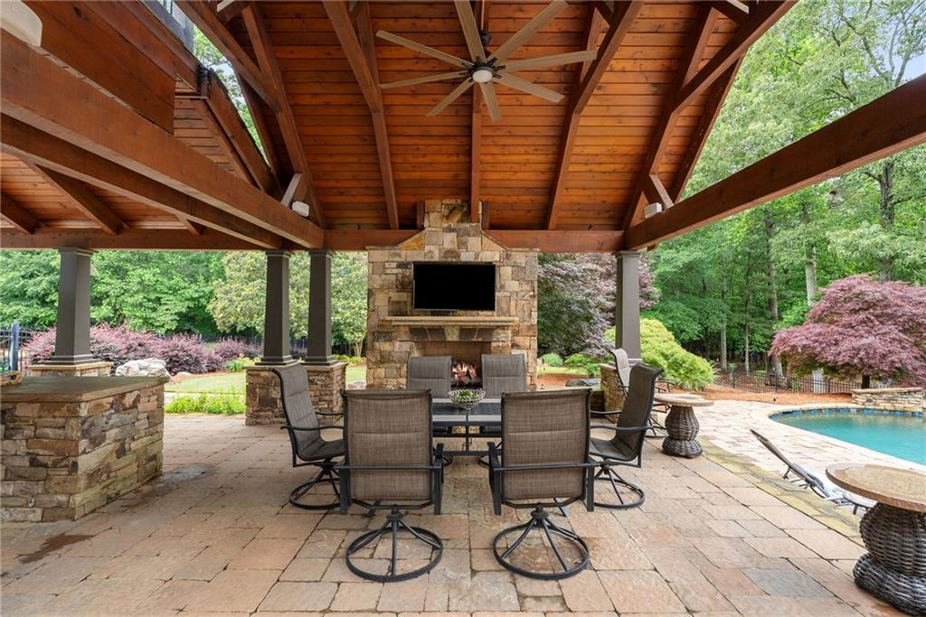 615 Lovinggood Trail, Woodstock, Georgia image 13