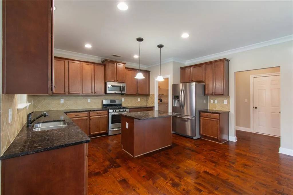 Cumming, Georgia 30040, United States, 4 Bedrooms Bedrooms, ,4 BathroomsBathrooms,Residential,Active,114581