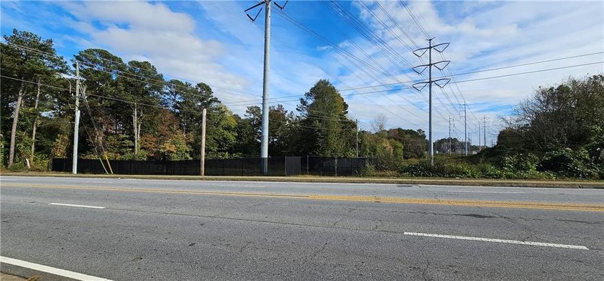 Great Investment Opportunity!

Strategic location for commercial development

Zoning: LRO (Low Rise Office).

Land: 0.49 acres, landscaped and ready to build.

Ideal Uses: Professional office, medical office, daycare, bank, or personal care business.

Proximity: Only 3.6 miles from Kennestone Hospital.

Key Location: In Cobb County, near Cobb Pkwy and Bells Ferry Rd.

Flexible Acquisition Options:
Seller is motivated and willing to consider all reasonable.

Don't miss this opportunity! Contact us for more information and to submit your offer.