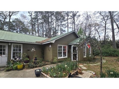 379 Cross Creek Court Auburn GA 30011