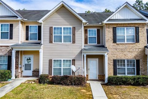 Townhouse For Sale - 2326 Bigwood Trail<br/> Atlanta, GA 30349