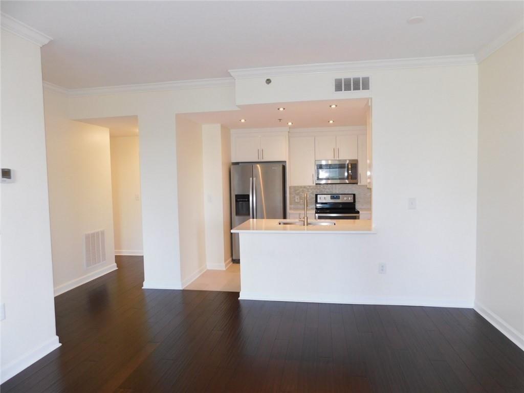 1101 Juniper Street NE 611