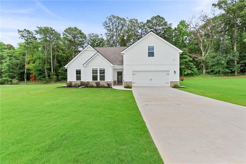 Homes For Sale - 96 Whites Pond Road<br/> Coweta County, Moreland, GA 30259