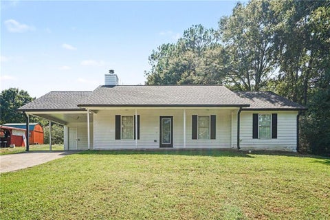 Homes For Sale - 2027 Providence Road<br/> Statham, GA 30666
