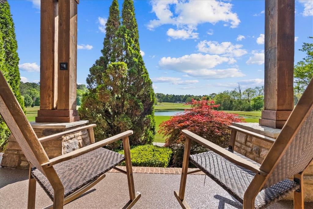 3606 Red Bud Road NE