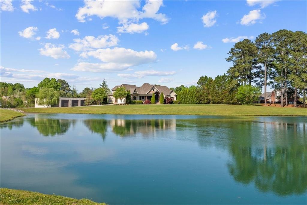 3606 Red Bud Road NE