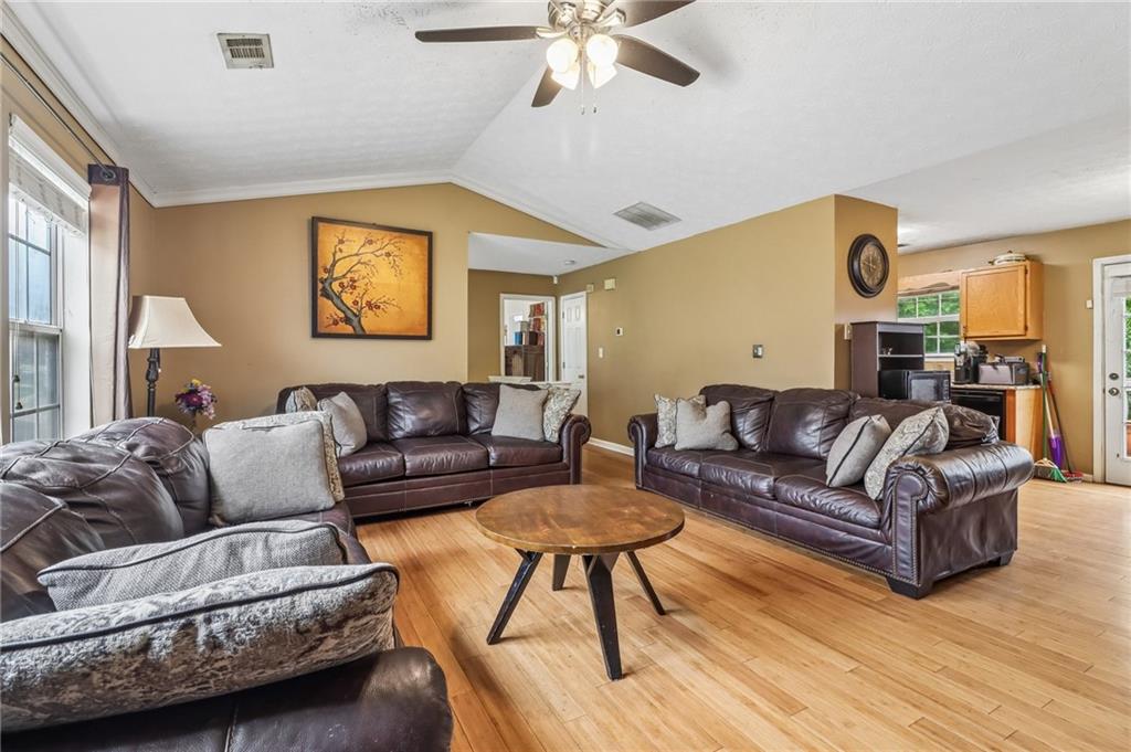 2411 Mills Bend
