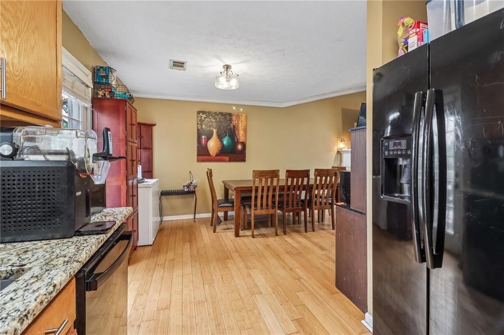 2411 Mills Bend