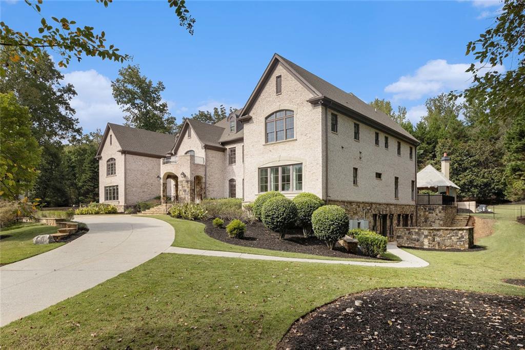 5005 Heatherwood Court