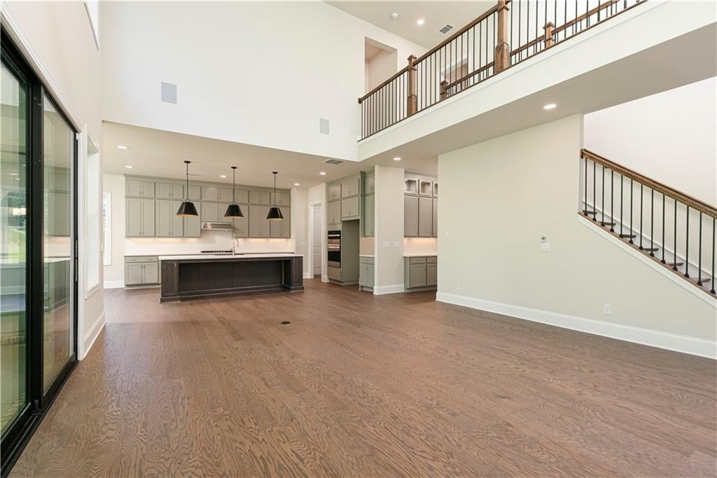 4415 Hawthorn