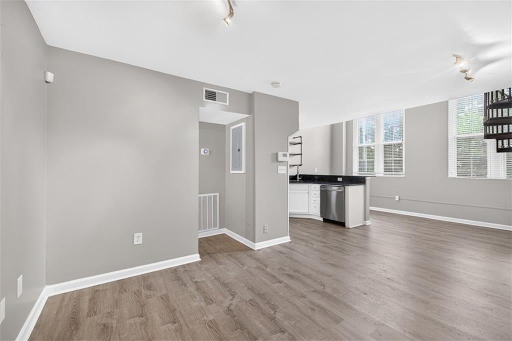 1031 State Street NW 209