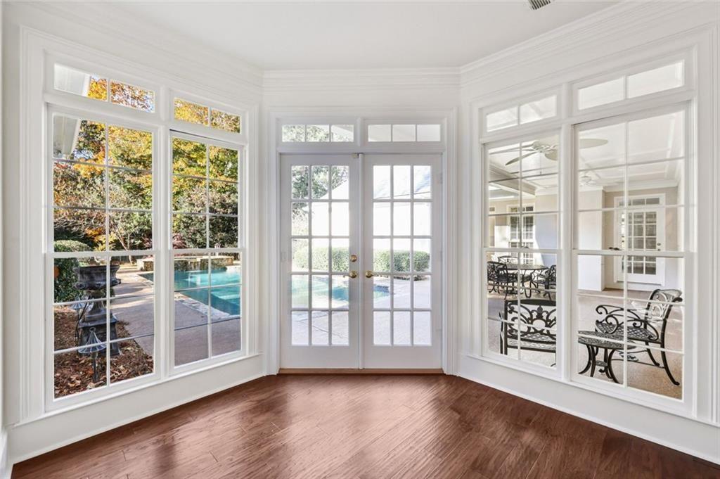 SEVEN OAKS - Residential