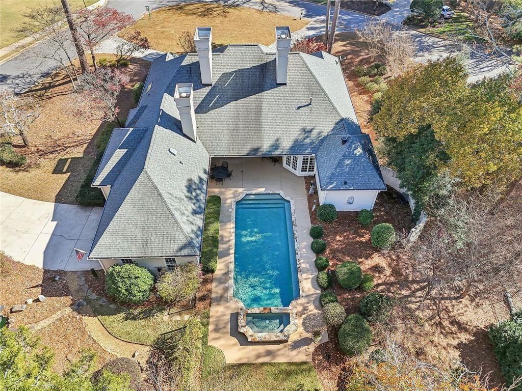 SEVEN OAKS - Residential