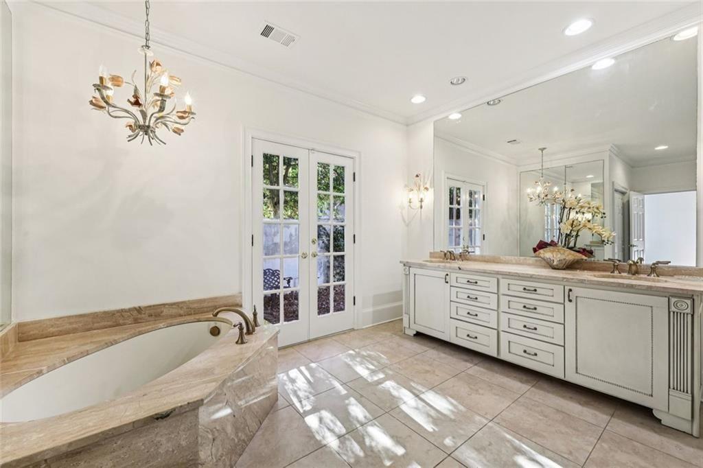 SEVEN OAKS - Residential