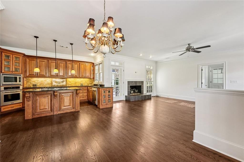 SEVEN OAKS - Residential