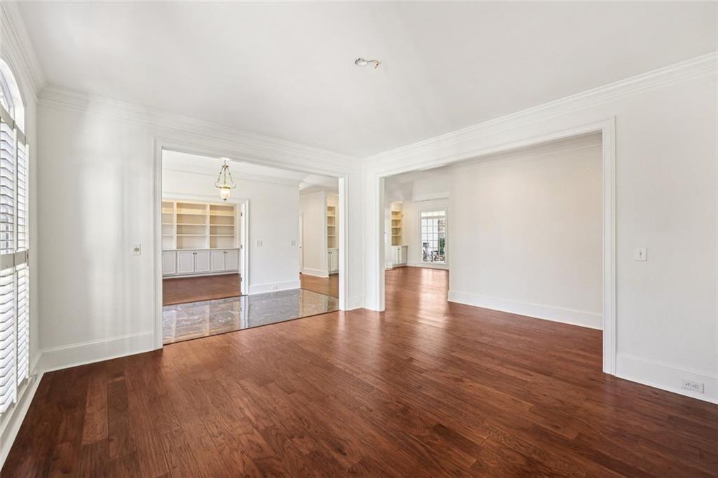 SEVEN OAKS - Residential