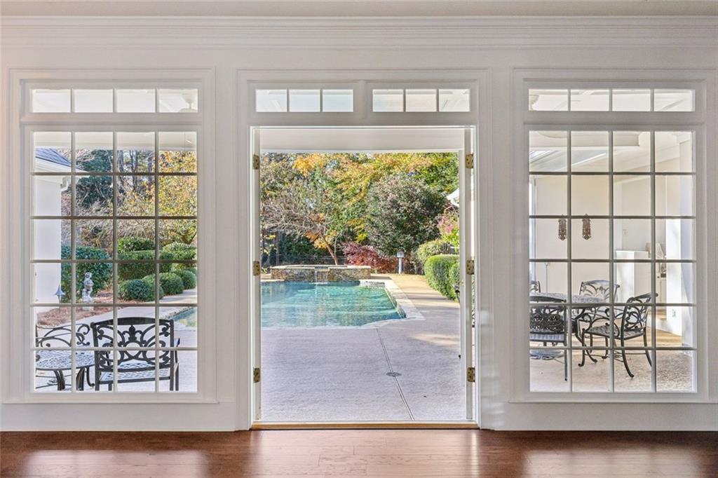 SEVEN OAKS - Residential