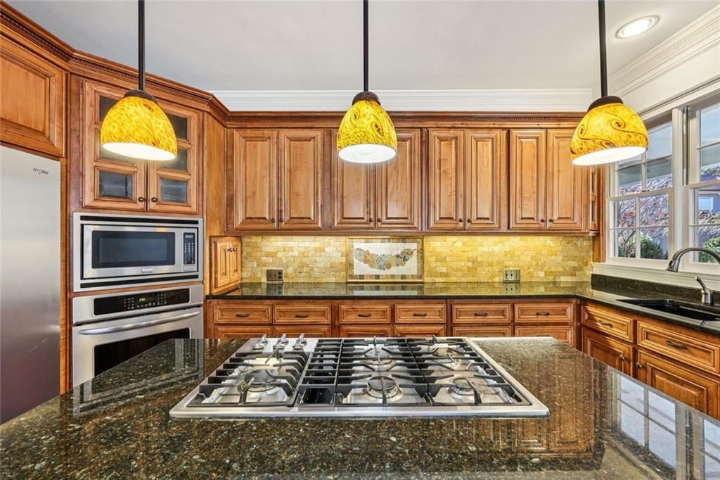 SEVEN OAKS - Residential