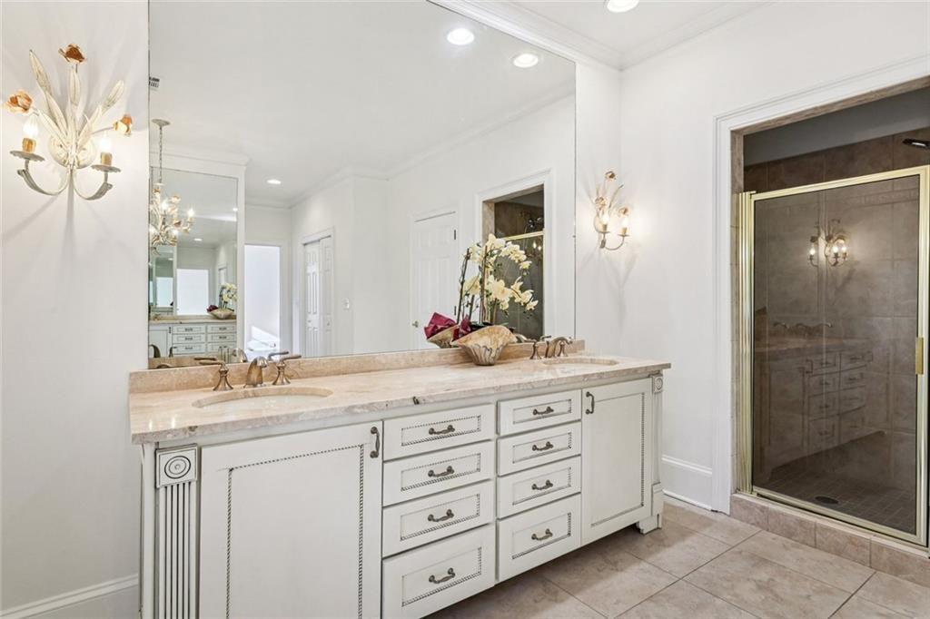 SEVEN OAKS - Residential