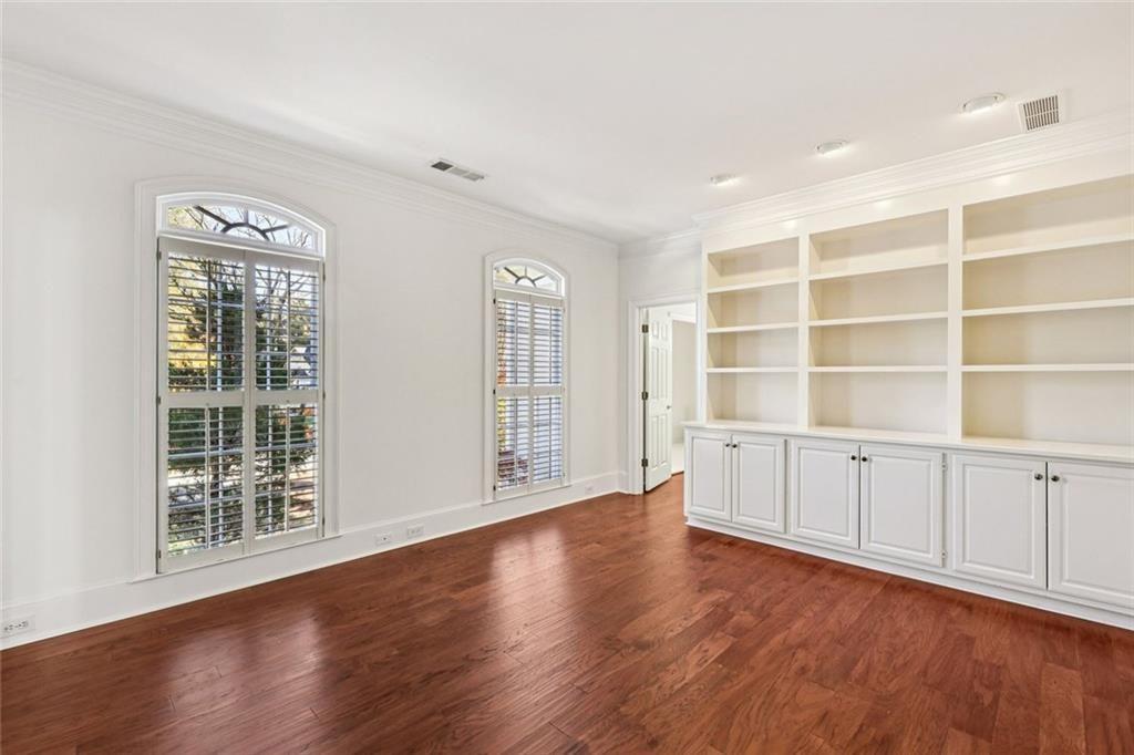 SEVEN OAKS - Residential