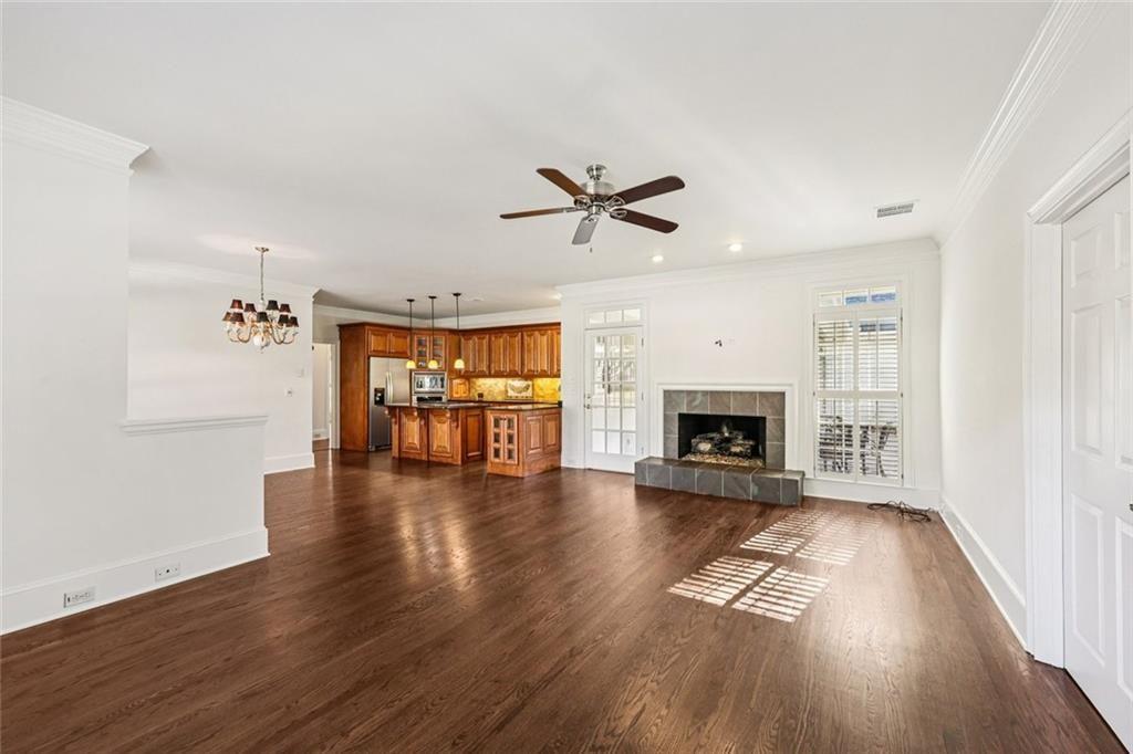 SEVEN OAKS - Residential