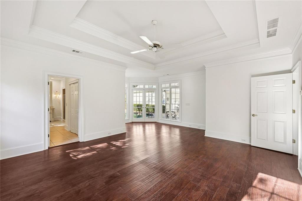 SEVEN OAKS - Residential