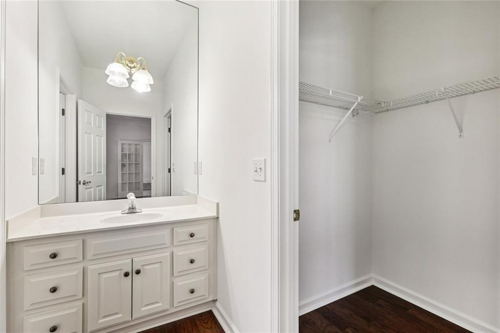 SEVEN OAKS - Residential