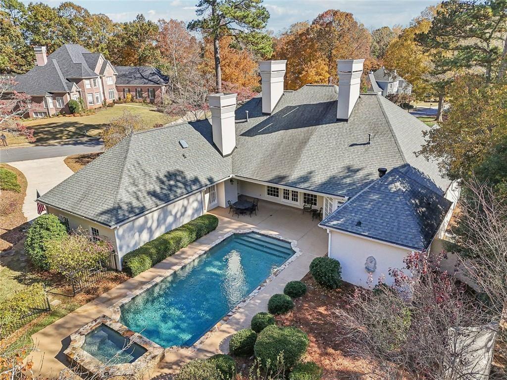 SEVEN OAKS - Residential