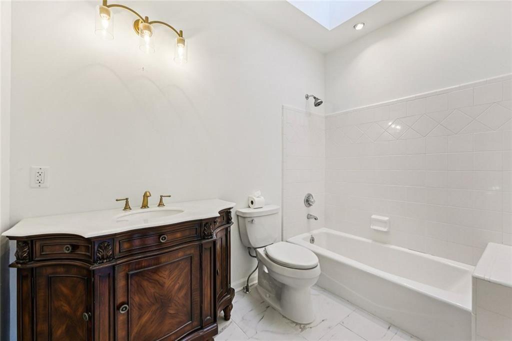 SEVEN OAKS - Residential