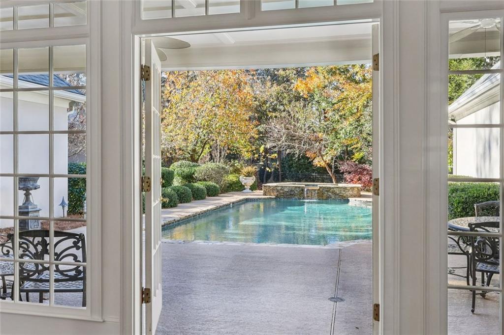 SEVEN OAKS - Residential