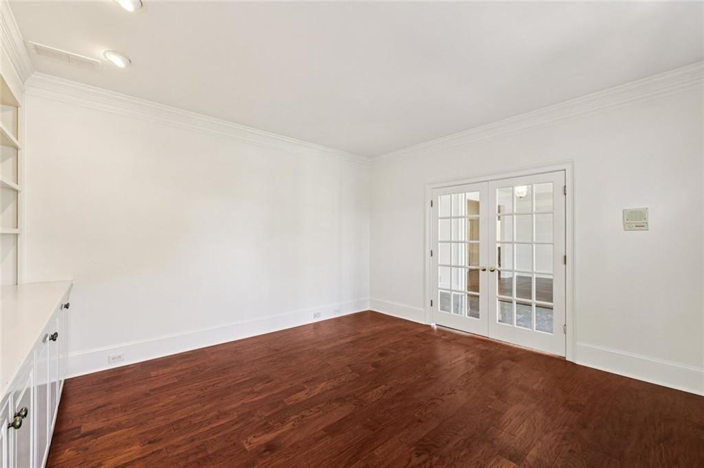 SEVEN OAKS - Residential