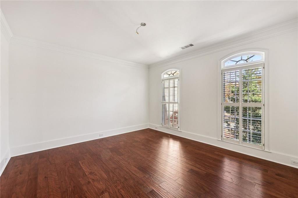 SEVEN OAKS - Residential