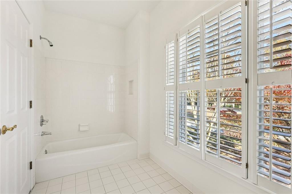 SEVEN OAKS - Residential