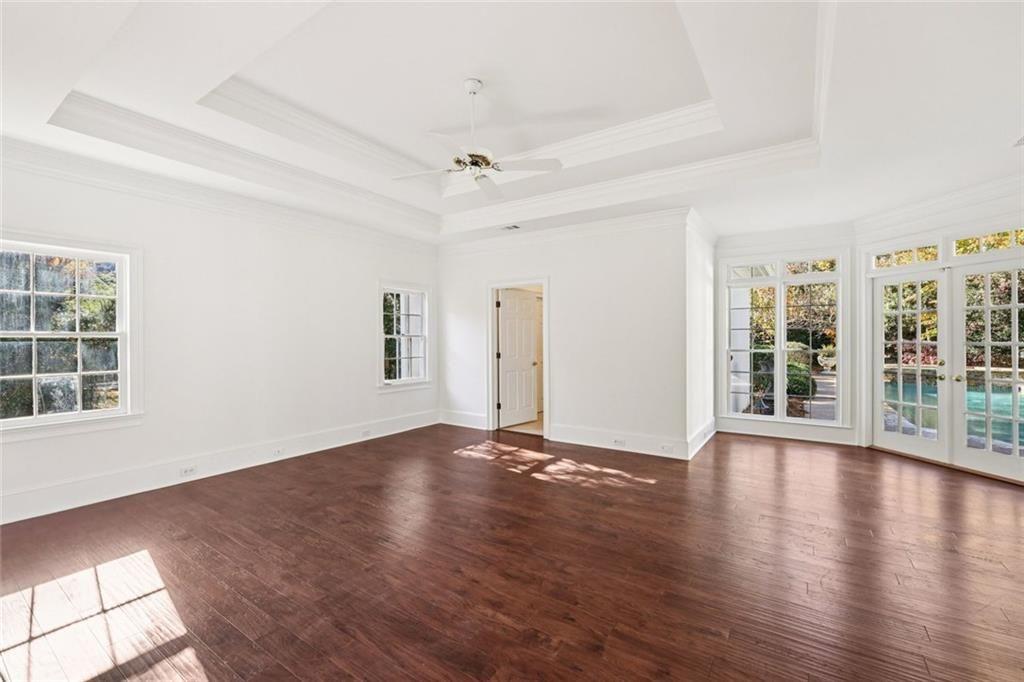 SEVEN OAKS - Residential