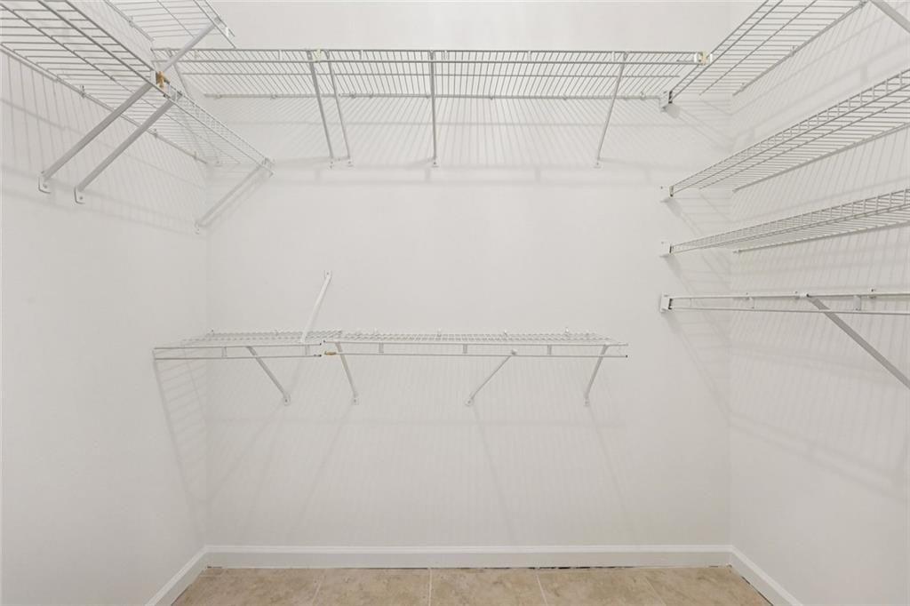 SEVEN OAKS - Residential