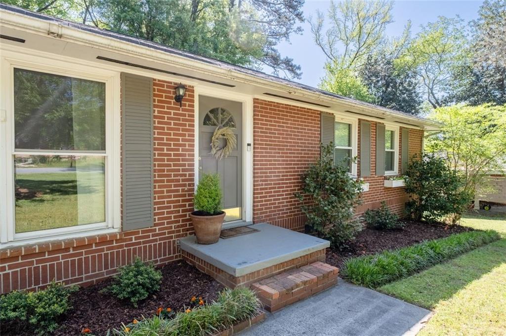 573 Lyle Drive, Marietta, Georgia image 2