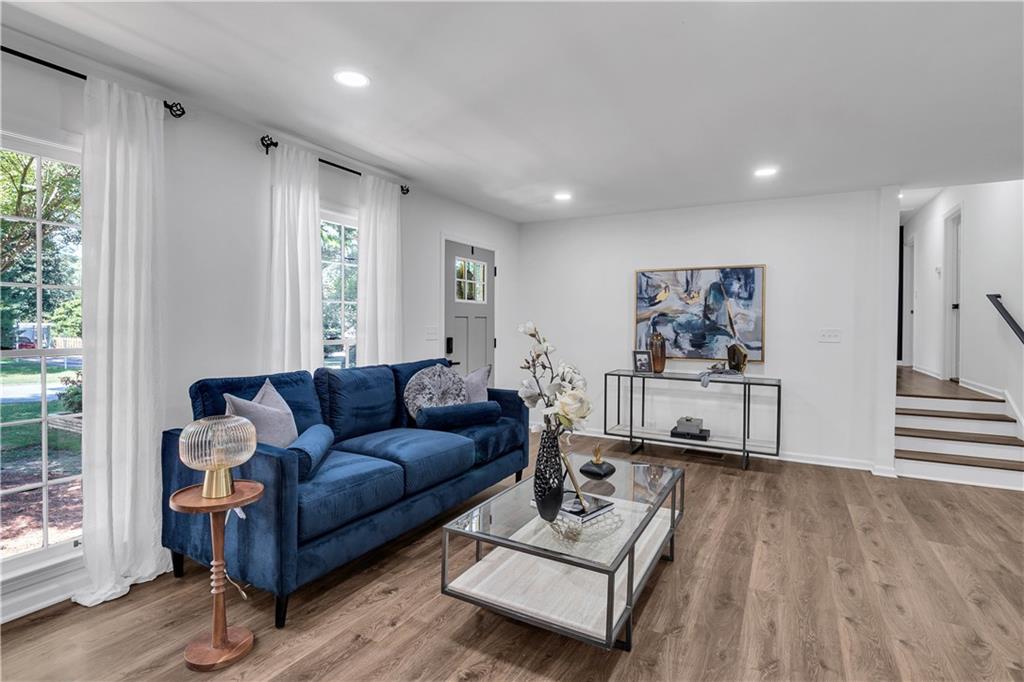 723 Monticello Way SE