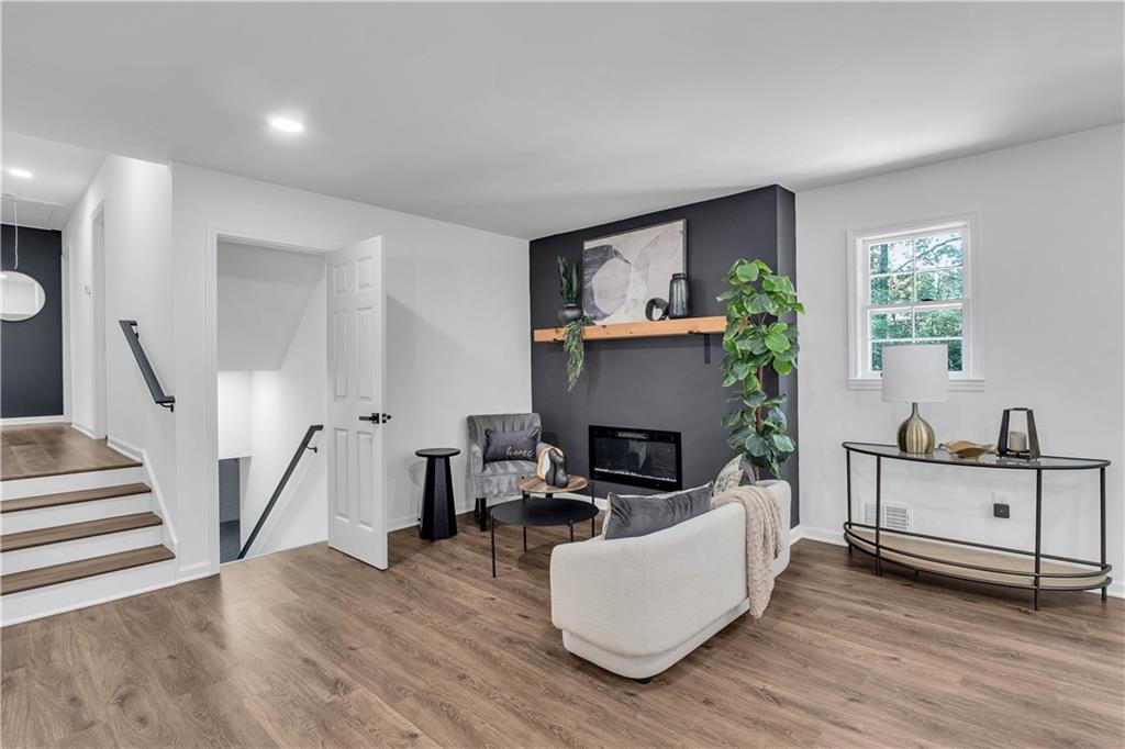 723 Monticello Way SE