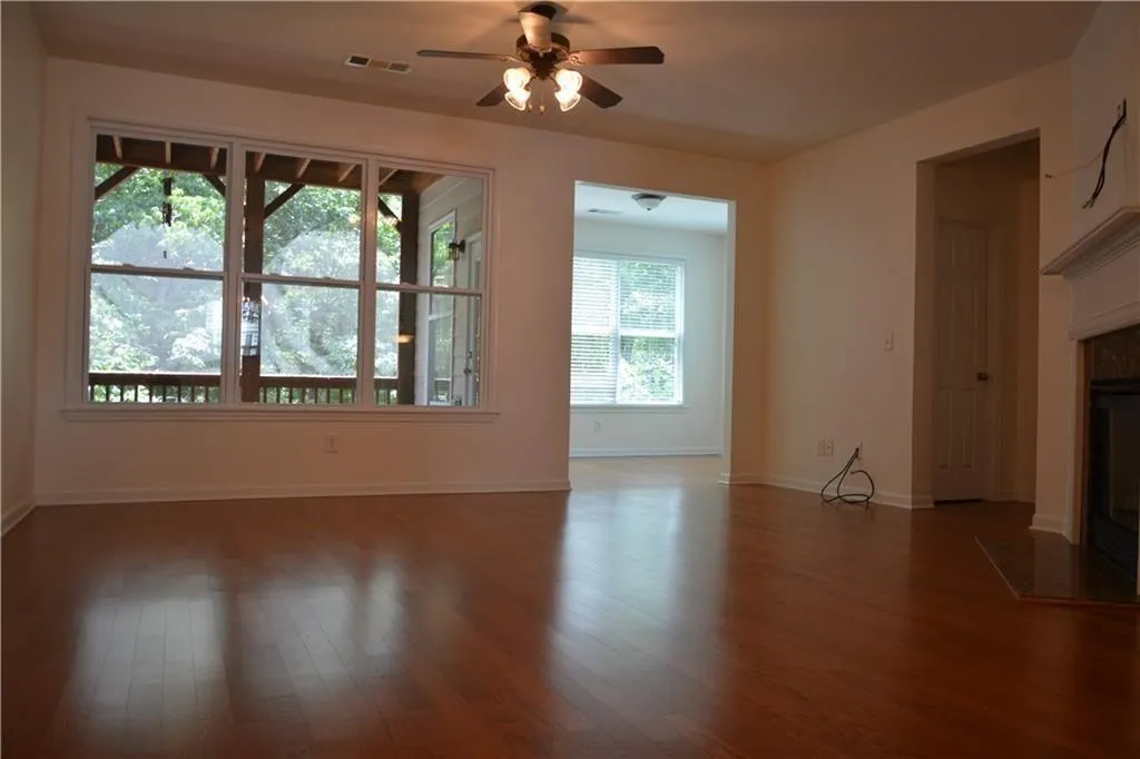 Mableton, Georgia 30126, United States, 3 Bedrooms Bedrooms, ,4 BathroomsBathrooms,Residential,Active,189639