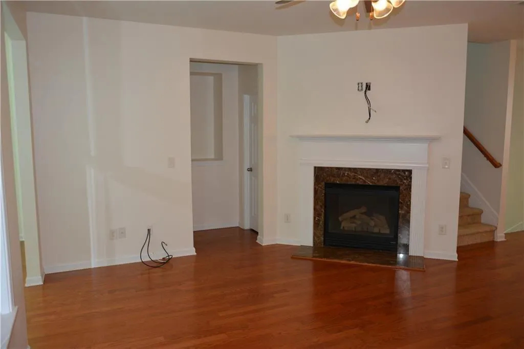 Mableton, Georgia 30126, United States, 3 Bedrooms Bedrooms, ,4 BathroomsBathrooms,Residential,Active,189639