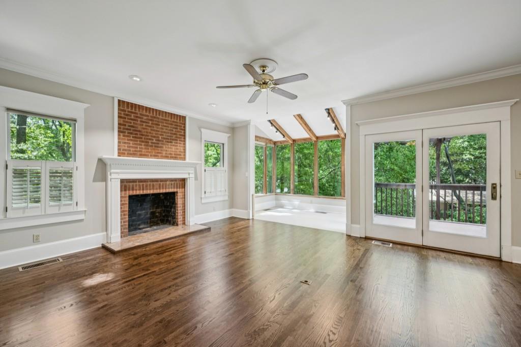 952A Edgewood Avenue NE