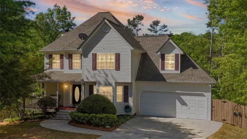Homes For Sale - 717 Ridgewood Way<br/> Canton, GA 30114