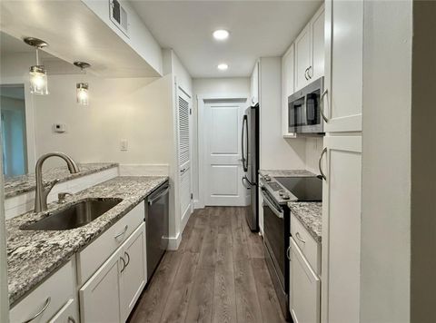 206 Tuxworth Circle Decatur GA 30033