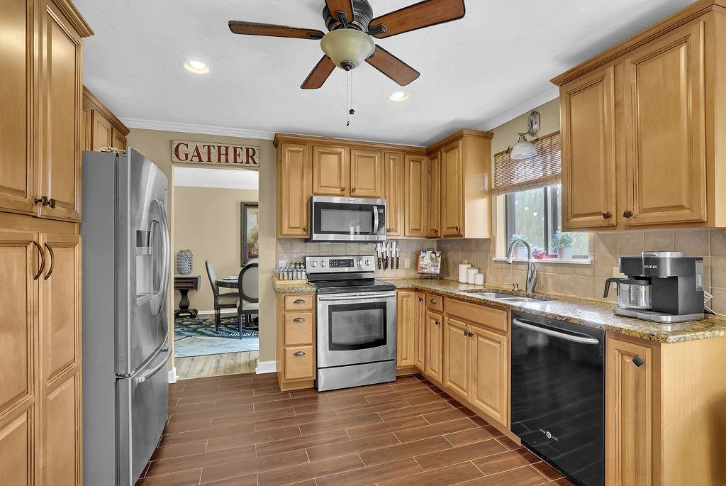 4570 Nantucket Drive, Lilburn, Georgia image 14