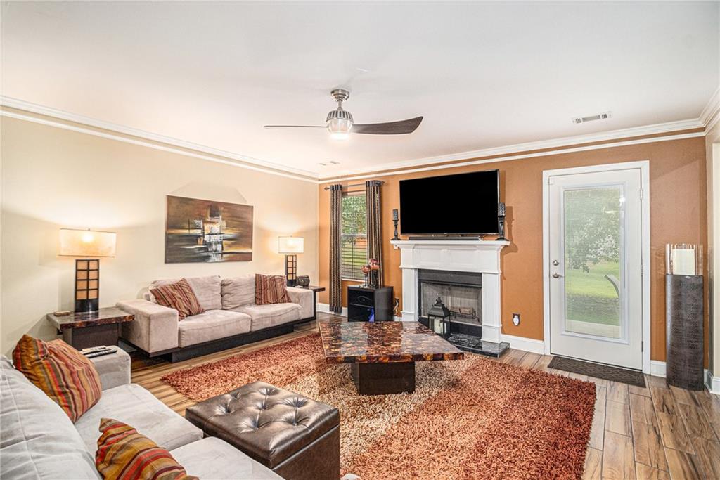 2437 Charleston Pointe Court SE